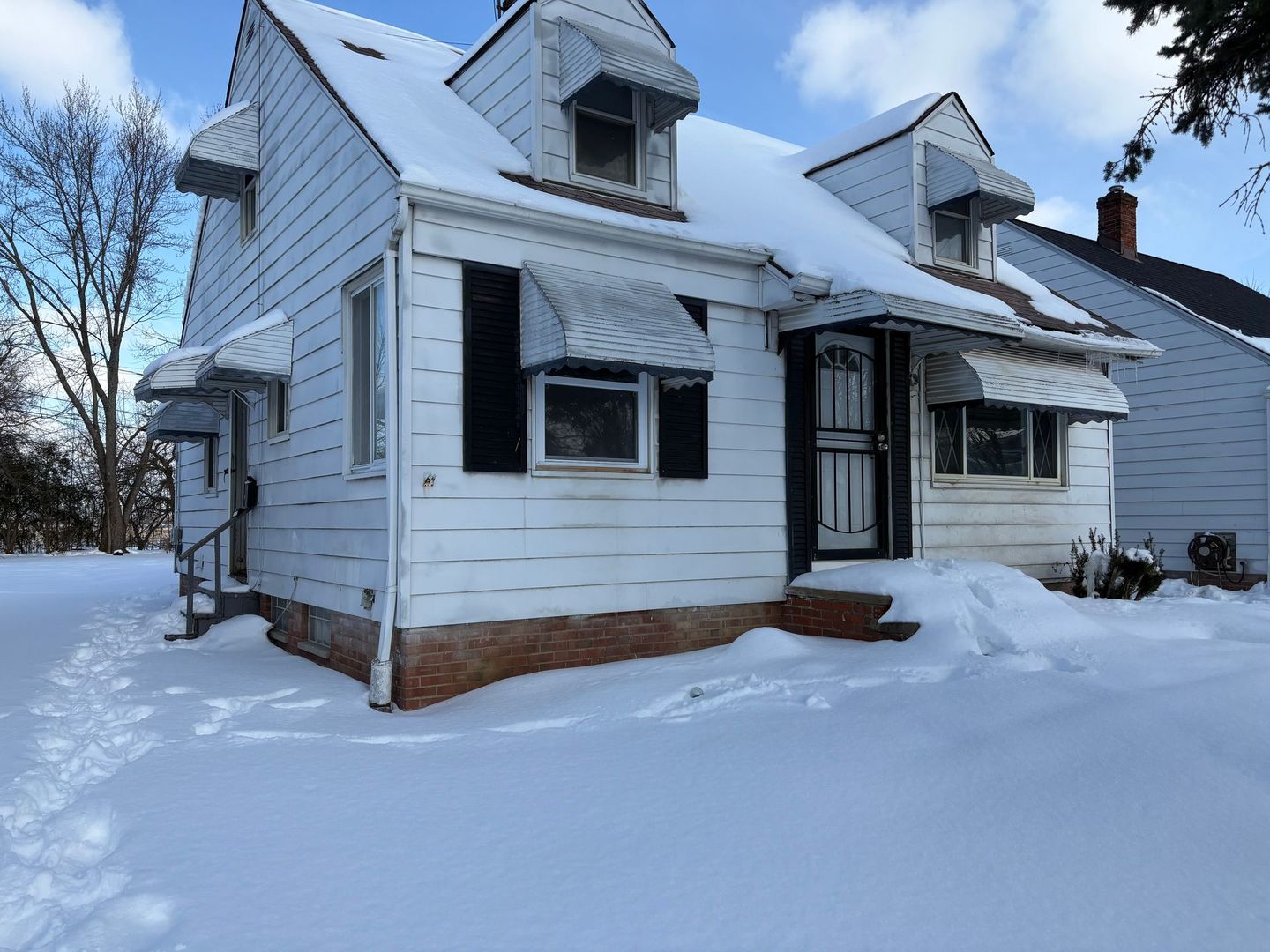 Maple Heights House: 15305 Benhoff Dr