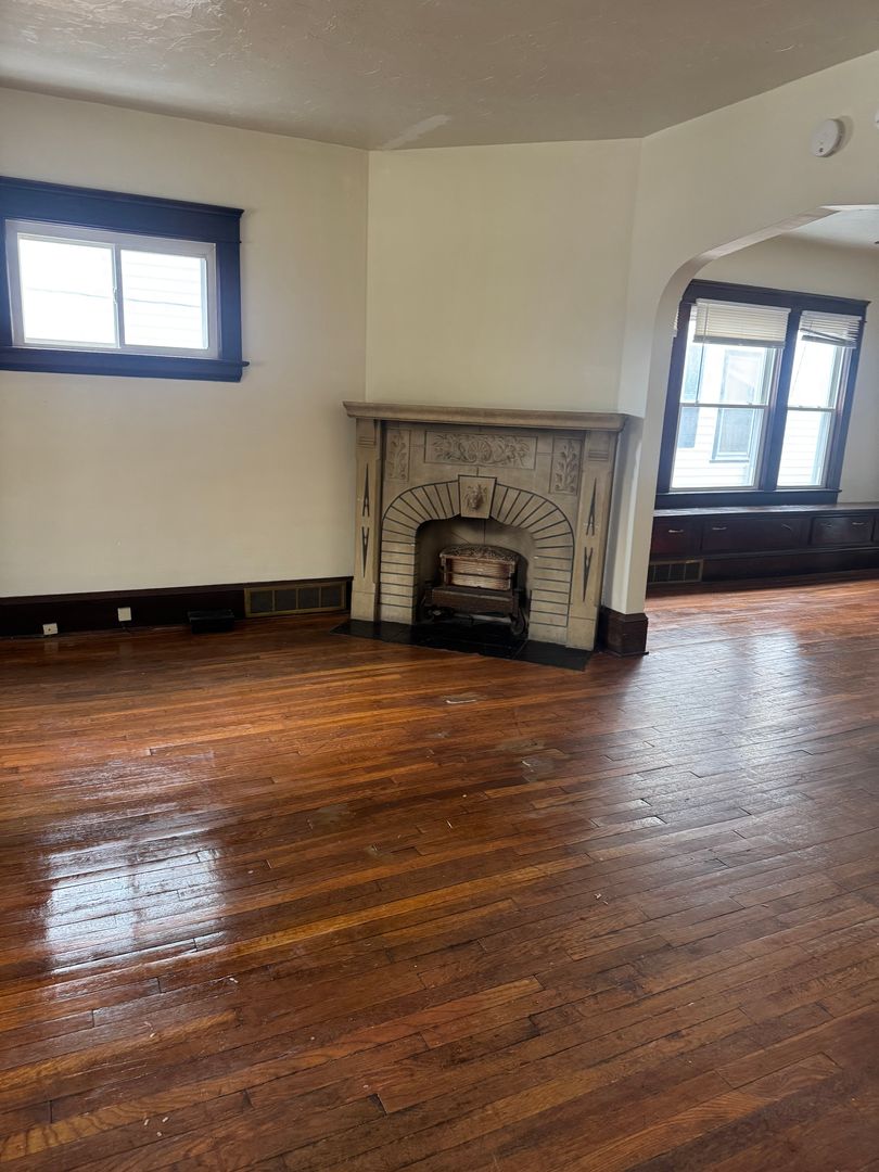 Cleveland Apartment: 9402 Pierpont Ave.