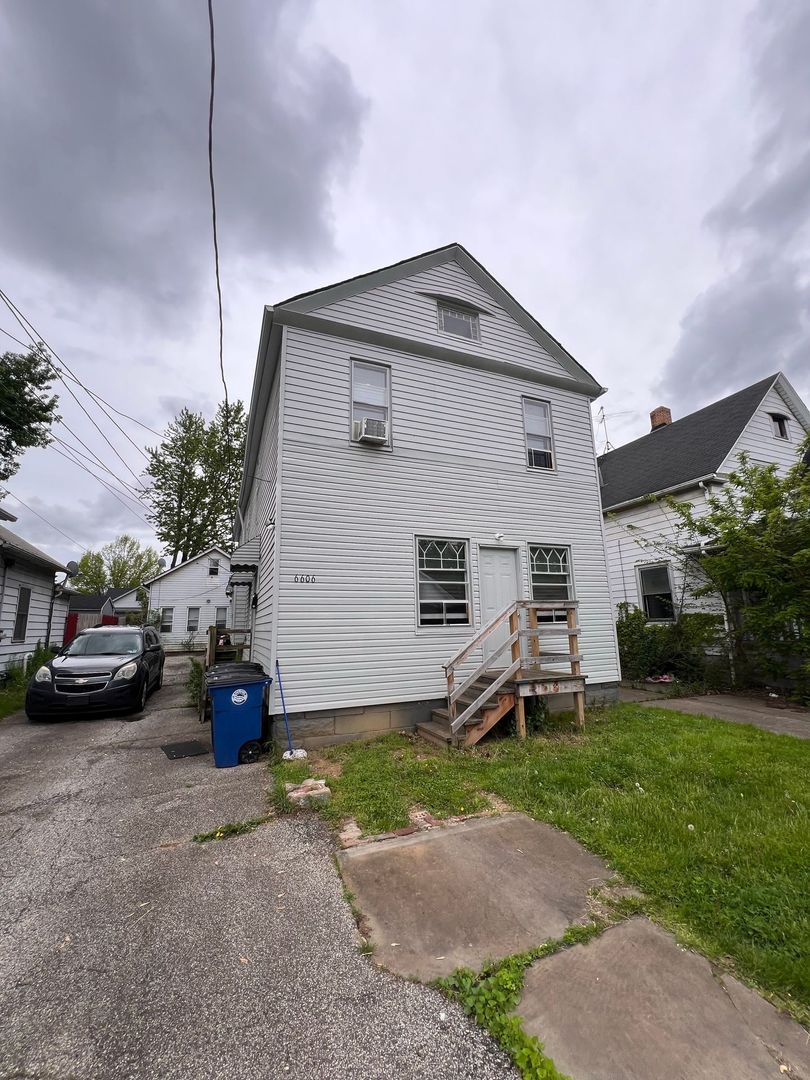 Cleveland Apartment: 6606-6608 Hosmer Ave.