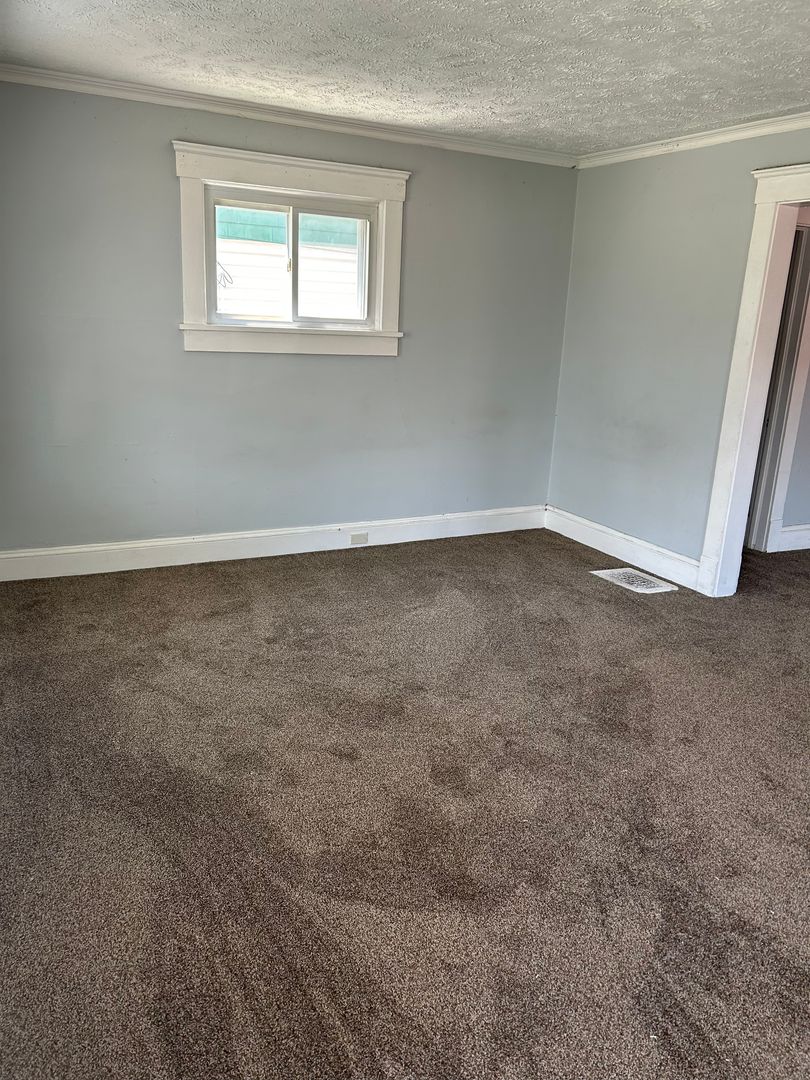 Garfield Heights House: 9505 Sladden Ave