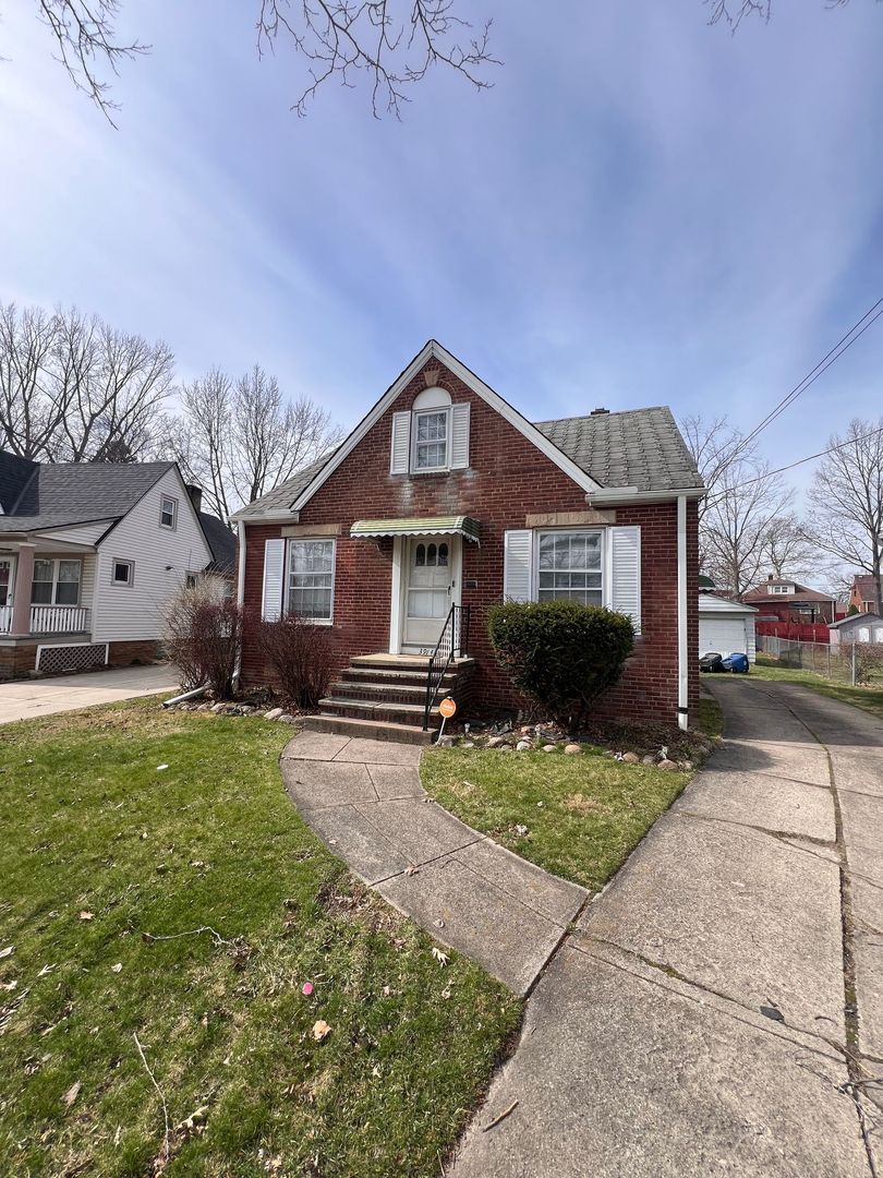 Cleveland House: 3914 Brookside Blvd.