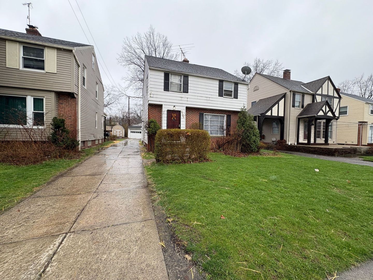 Euclid House: 21860 Roberts Ave