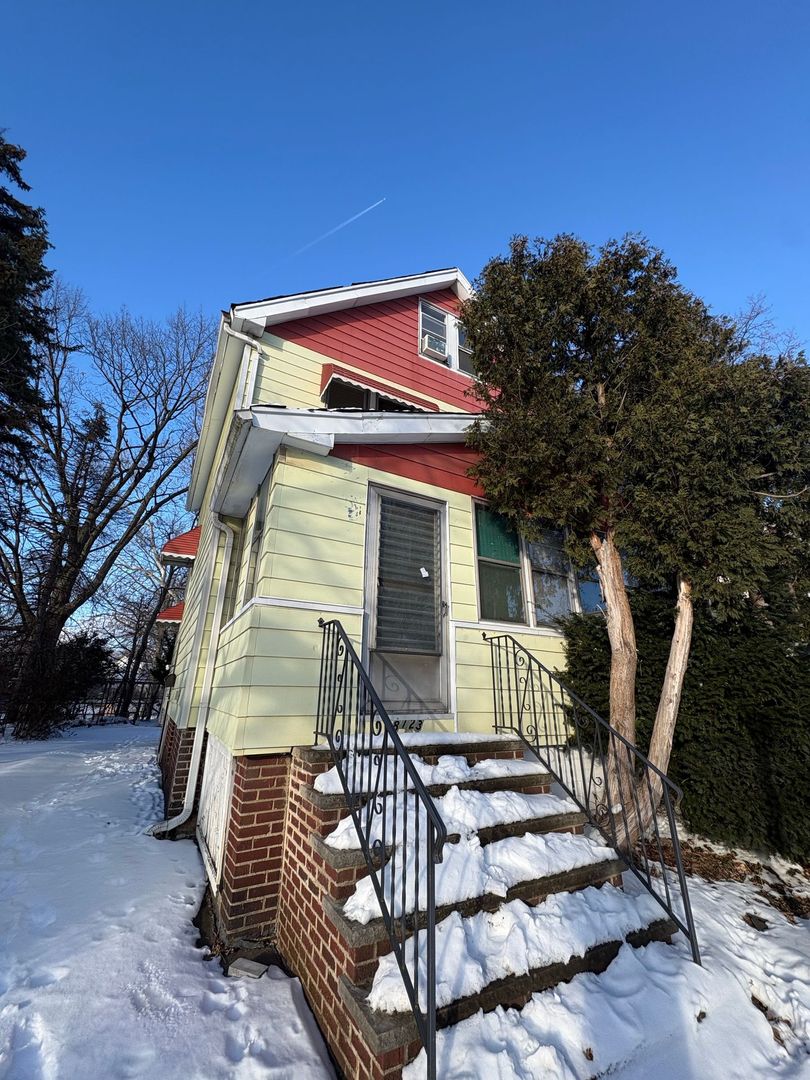 Garfield Heights House: 8123 Vista Ave