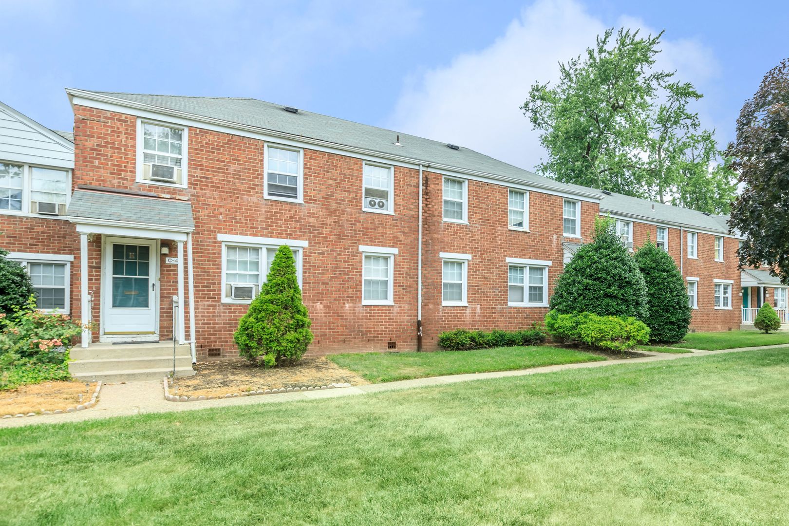 Hamilton Apartment: 2300 S. Broad Street