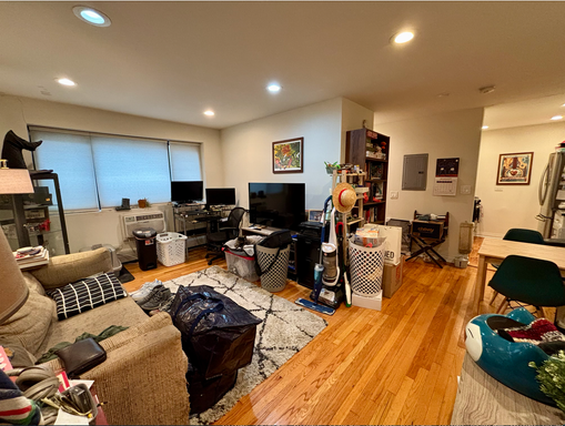 Spacious one bedroom unit near Loyola University and Loyola Beach – photo 1