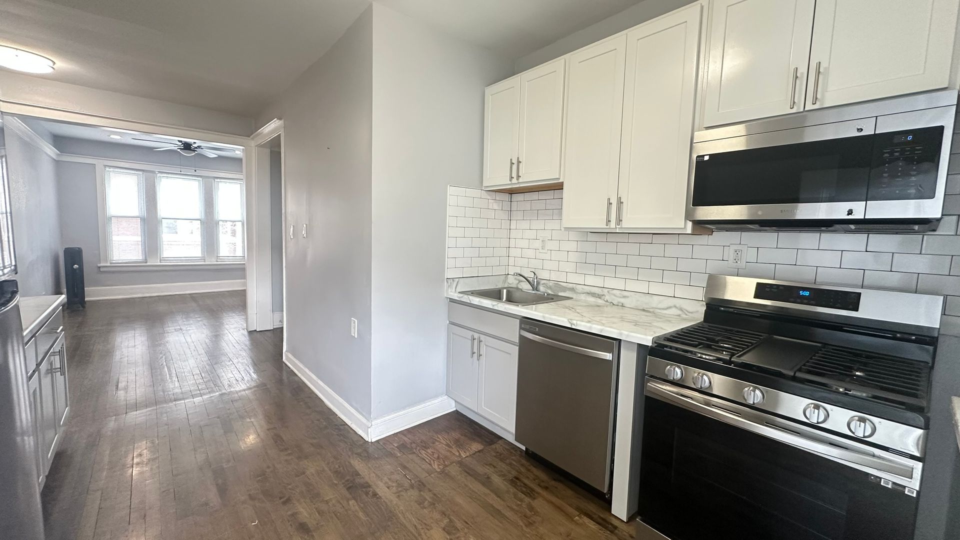 Chicago Apartment: 6257 N. Lakewood