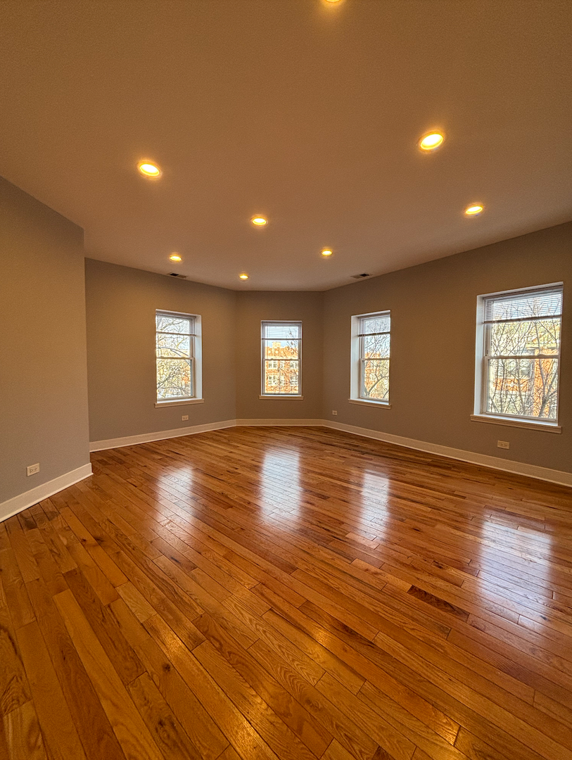 Chicago Apartment: 6981 N. Sheridan Road