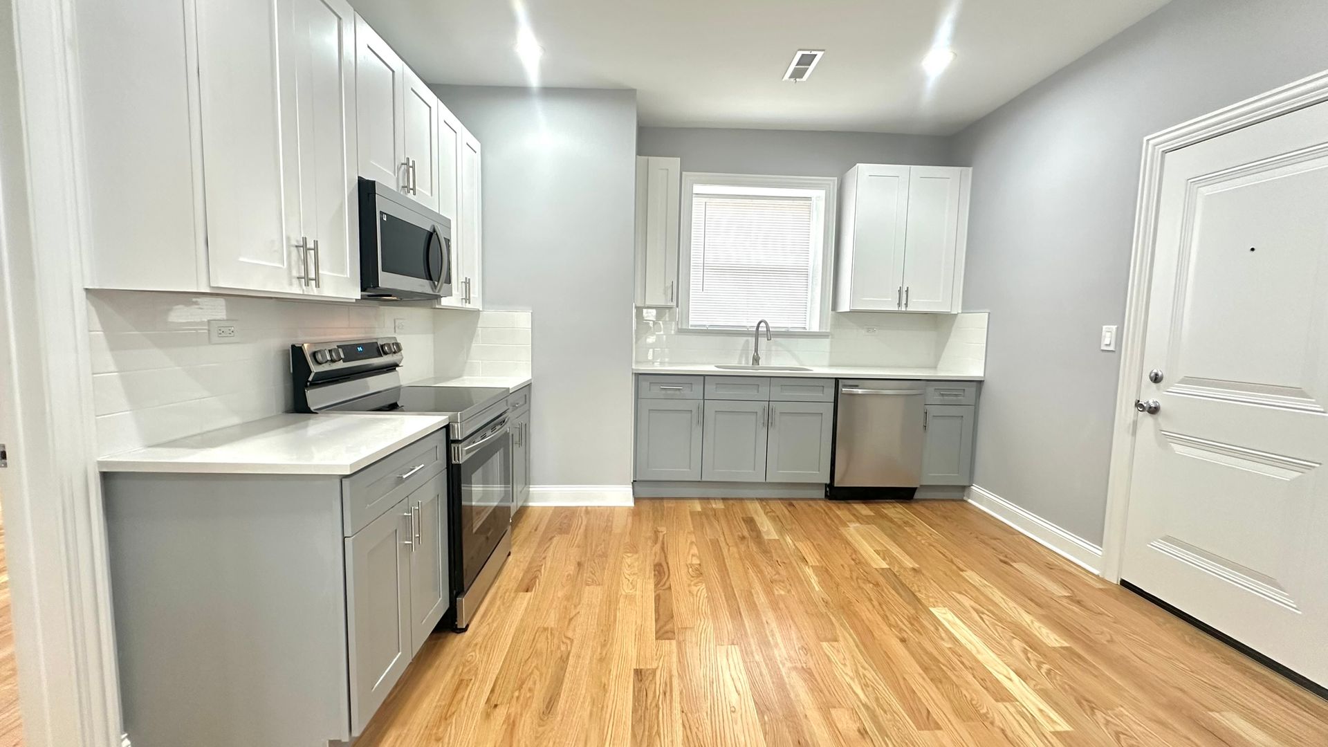 Chicago Apartment: 4500 N. Sheridan