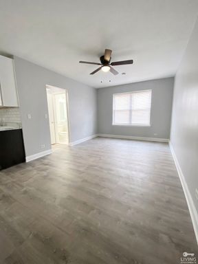 Studio coming available near north Wrigleyville – photo 1