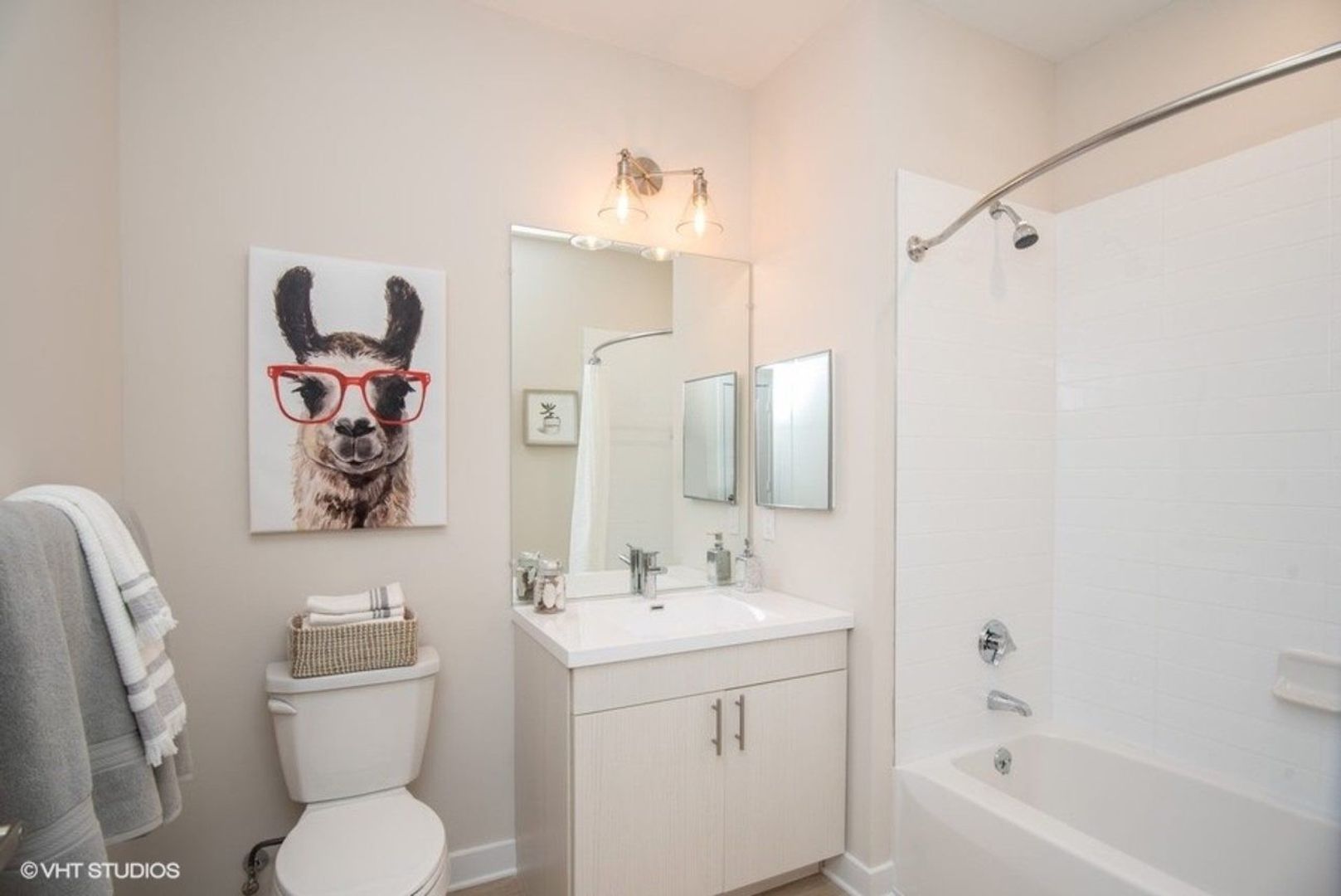 Windsor Apartment: 100 Lexington St.