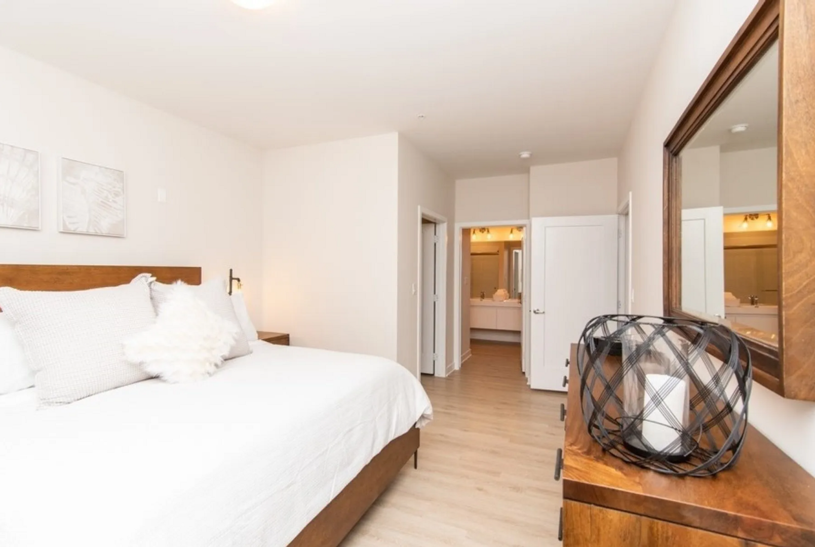 Windsor Apartment: 100 Lexington St.