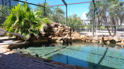 2 bedroom Amazing Pool Ft Myers Beach $285 per night