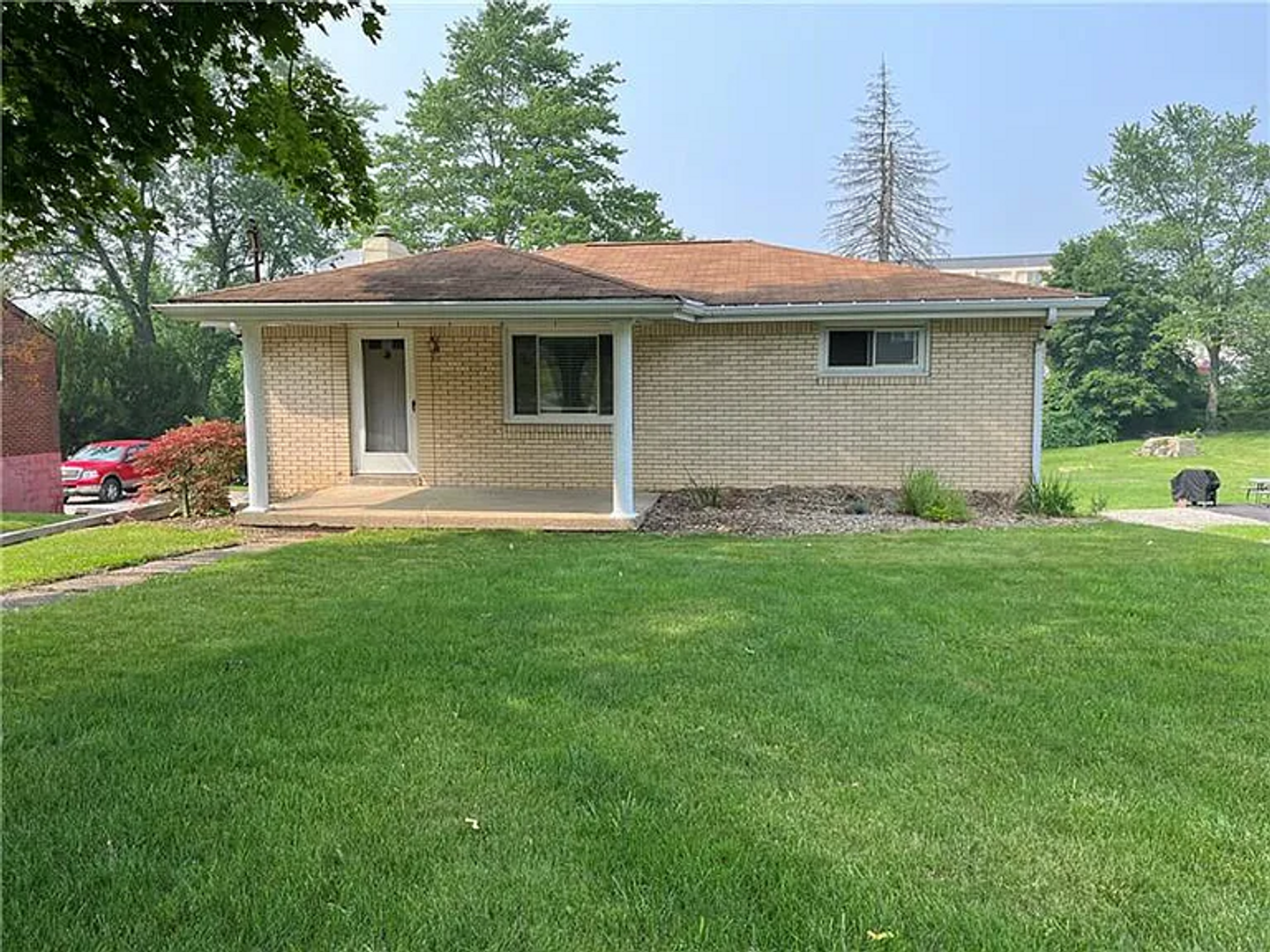 3 bedroom Ranch Moon Township