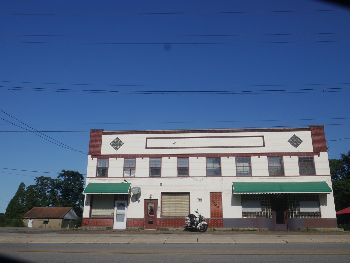 Beaver Falls Apartment: 4600 4th Ave