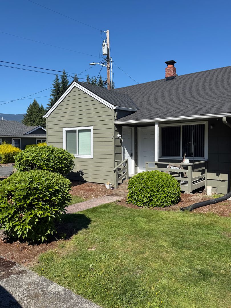 Sedro-Woolley Apartment: 625 Township Street