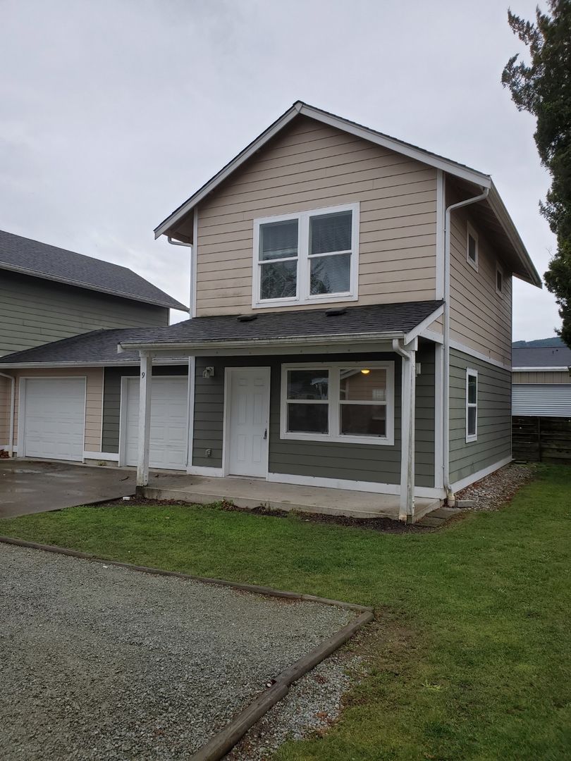 Sedro-Woolley Apartment: 625 Township Street