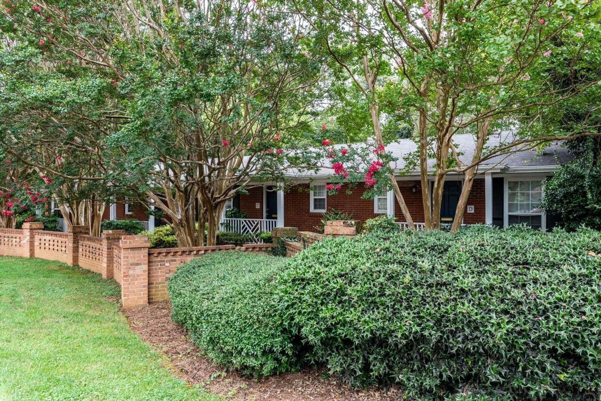 Charlotte Apartment: 4701 Sharon Oaks Unit A