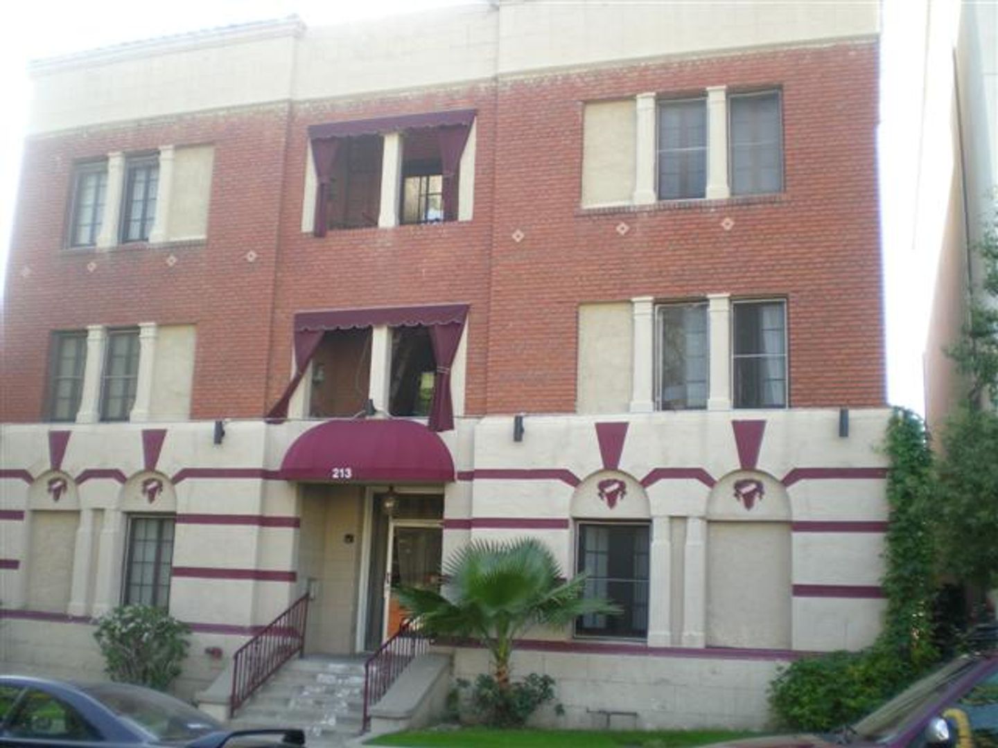 Glendale Apartment: 213 S Jackson