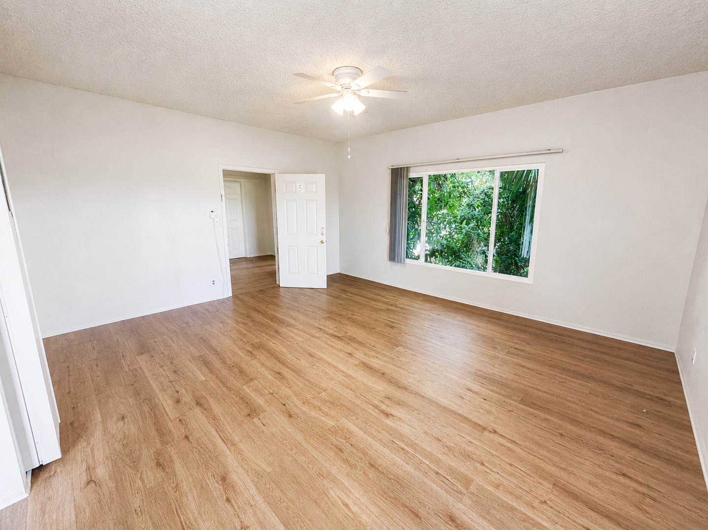 Burbank Apartment: 515 E Valencia Ave
