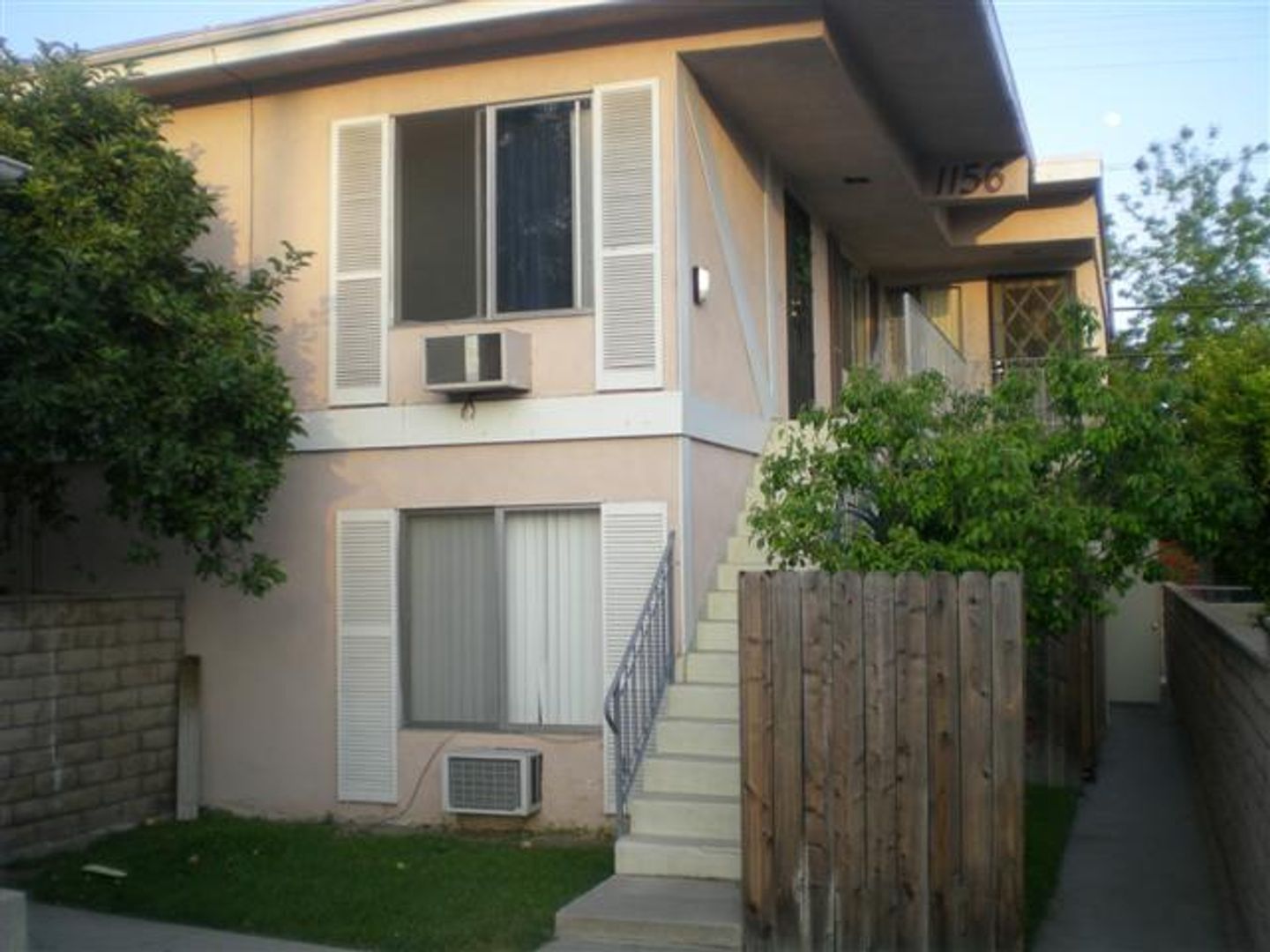 Glendale Apartment: 1156 Alameda Ave