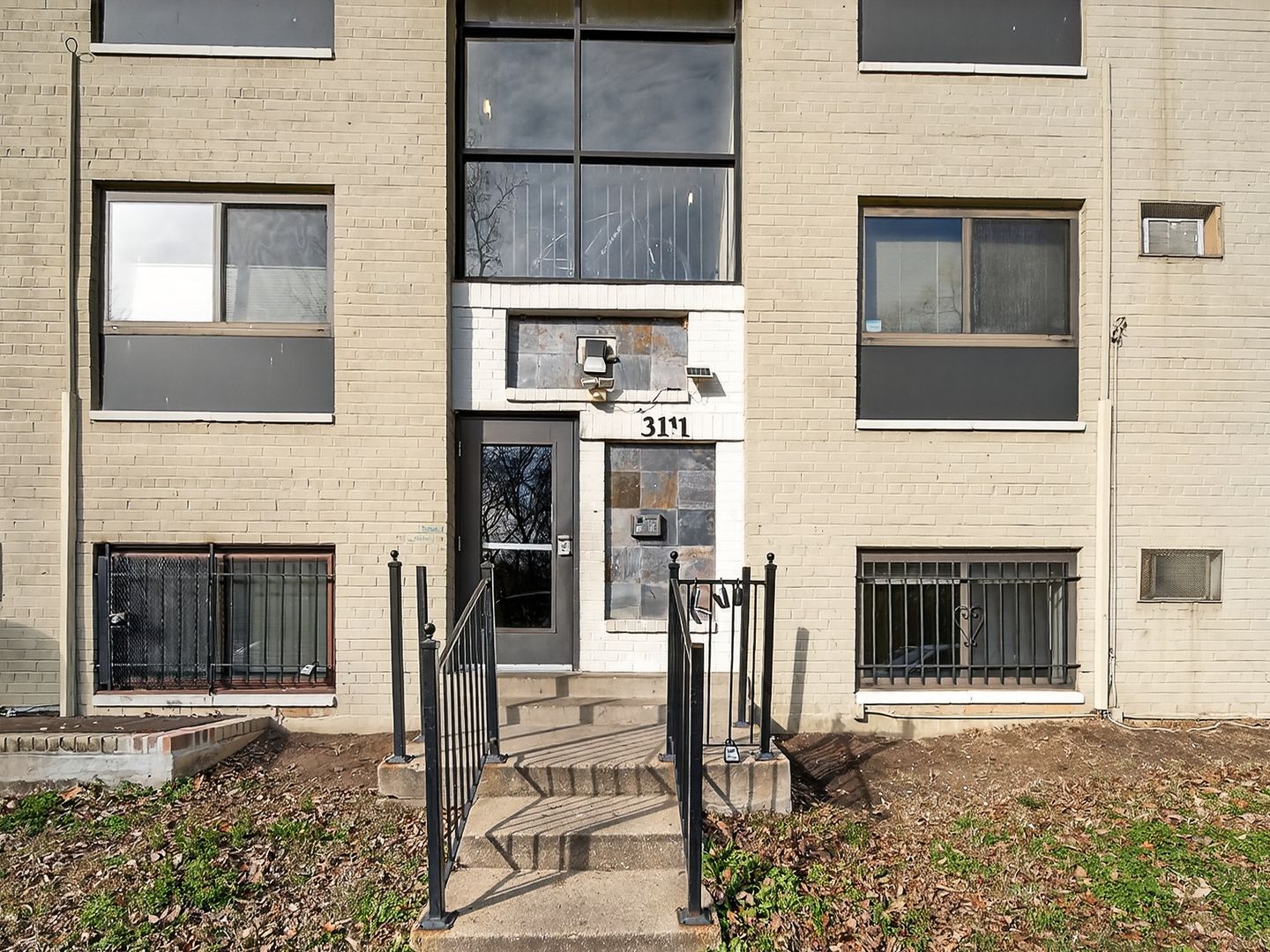 Washington House: 3111 Naylor Rd SE, Apt 104