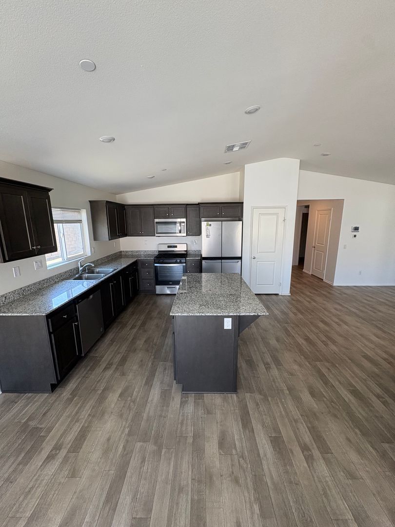 Hemet House: 1460 Caprice Ct