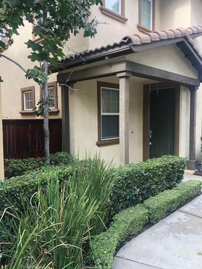 Beautiful Riverside 2 Story House – photo 1