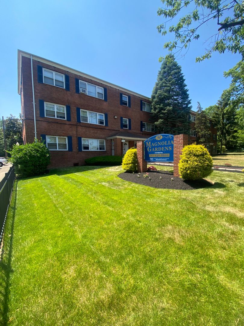 Harrisburg Apartment: 210 Hale Ave S110