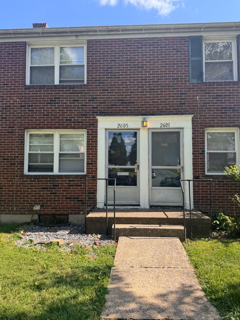 Harrisburg Townhome: 2751 Wilson Pkwy