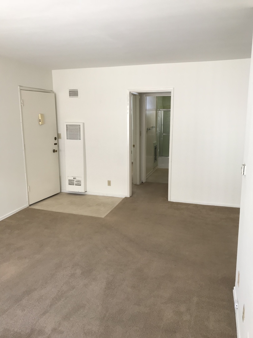 Los Angeles Apartment: 11844 Mayfield Avenue