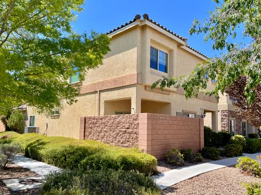 **$500 OFF MOVE IN BY 09/04/2026**Beautiful 4-Bedroom Home with Loft | Gated Community | No Carpet & 2-Car Garage – photo 1