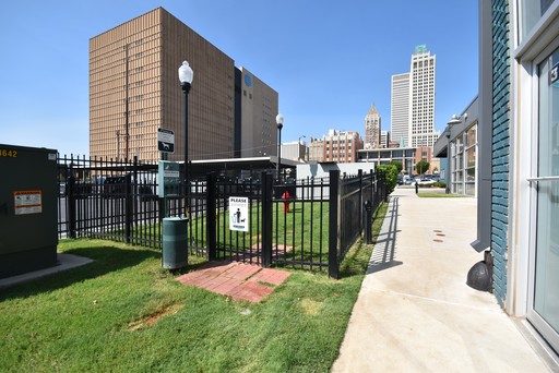 Penthouse Unit With Amazing Skyline Views!! Free YMCA Membership! – photo 1