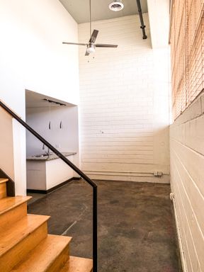 Large Open Floor Plan, Loft Style Two Bedroom Apartment! – photo 1