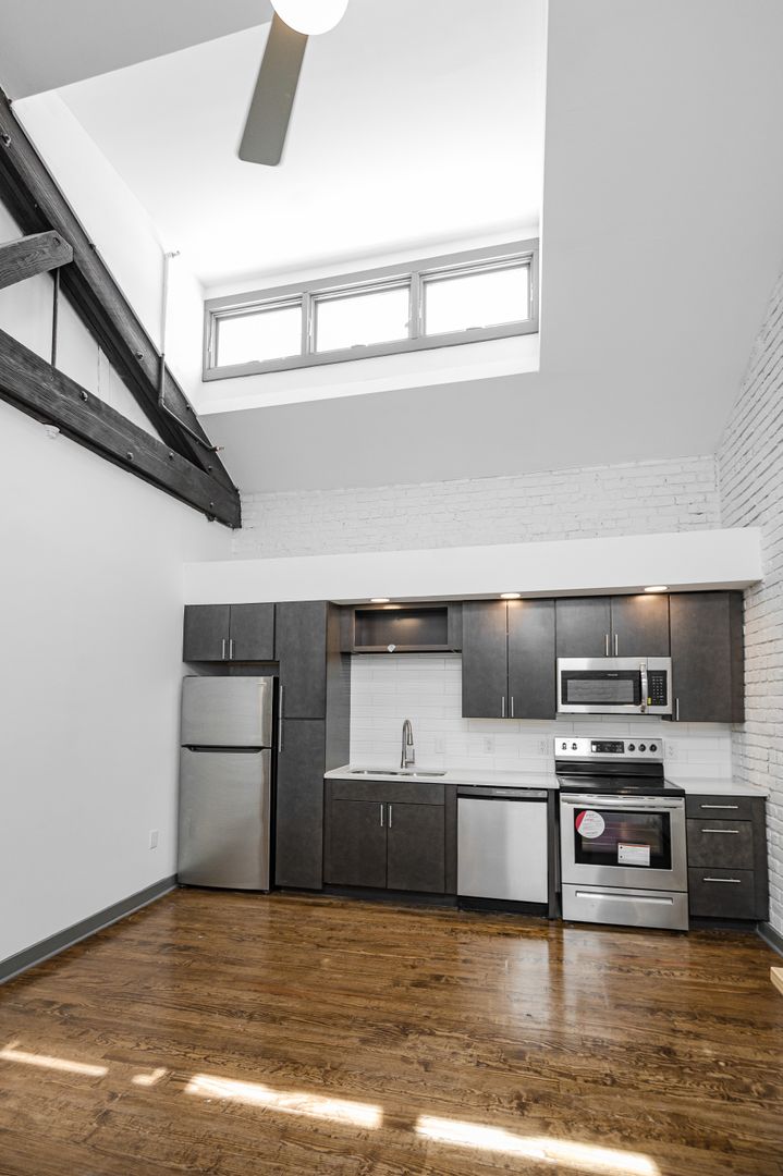 Richmond Apartment: 1809 E Franklin Street