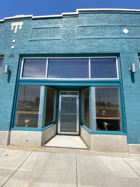 ONE MONTH FREE! Magnificent 2bd/2ba with Historic Entryway! Loft-Style Unit with Overlooking Balcony & Original Tin Ceilings! – photo 1