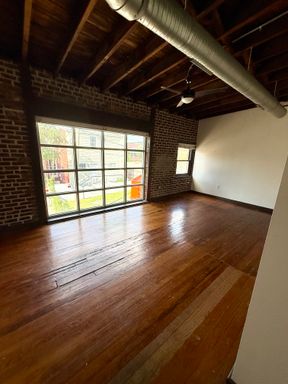 Pet Friendly Community! Incredible Location 1 Block From VCU! School-Term Leases Available! – photo 1