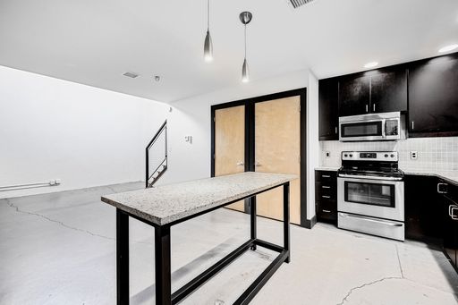 1st Floor, Loft Style Apartment – photo 1