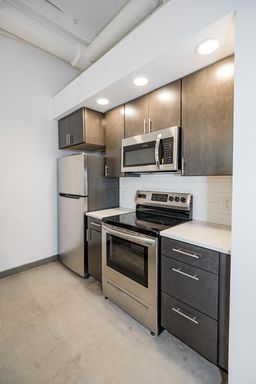 Downstairs Flat by Bike Rack with Washer & Dryer – photo 1