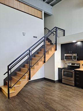 ONE MONTH FREE RENT! 2 bedroom / 2 Full Bath Industrial Loft – photo 1