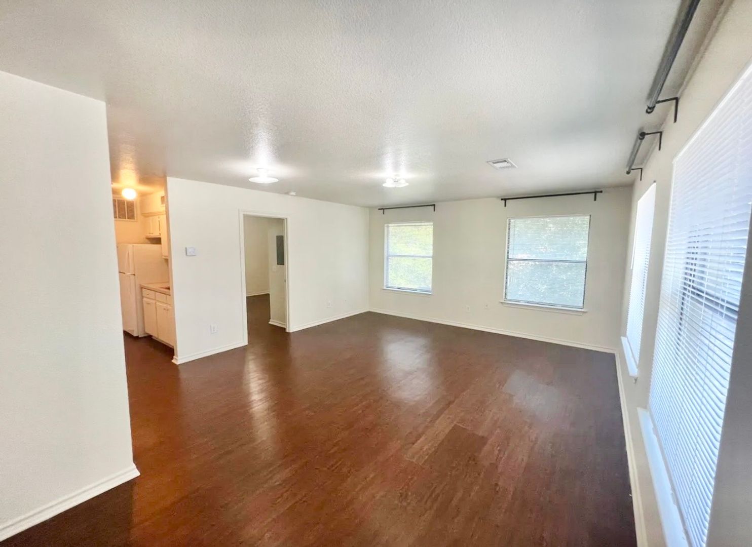 Denton Apartment: 932 Fannin Street
