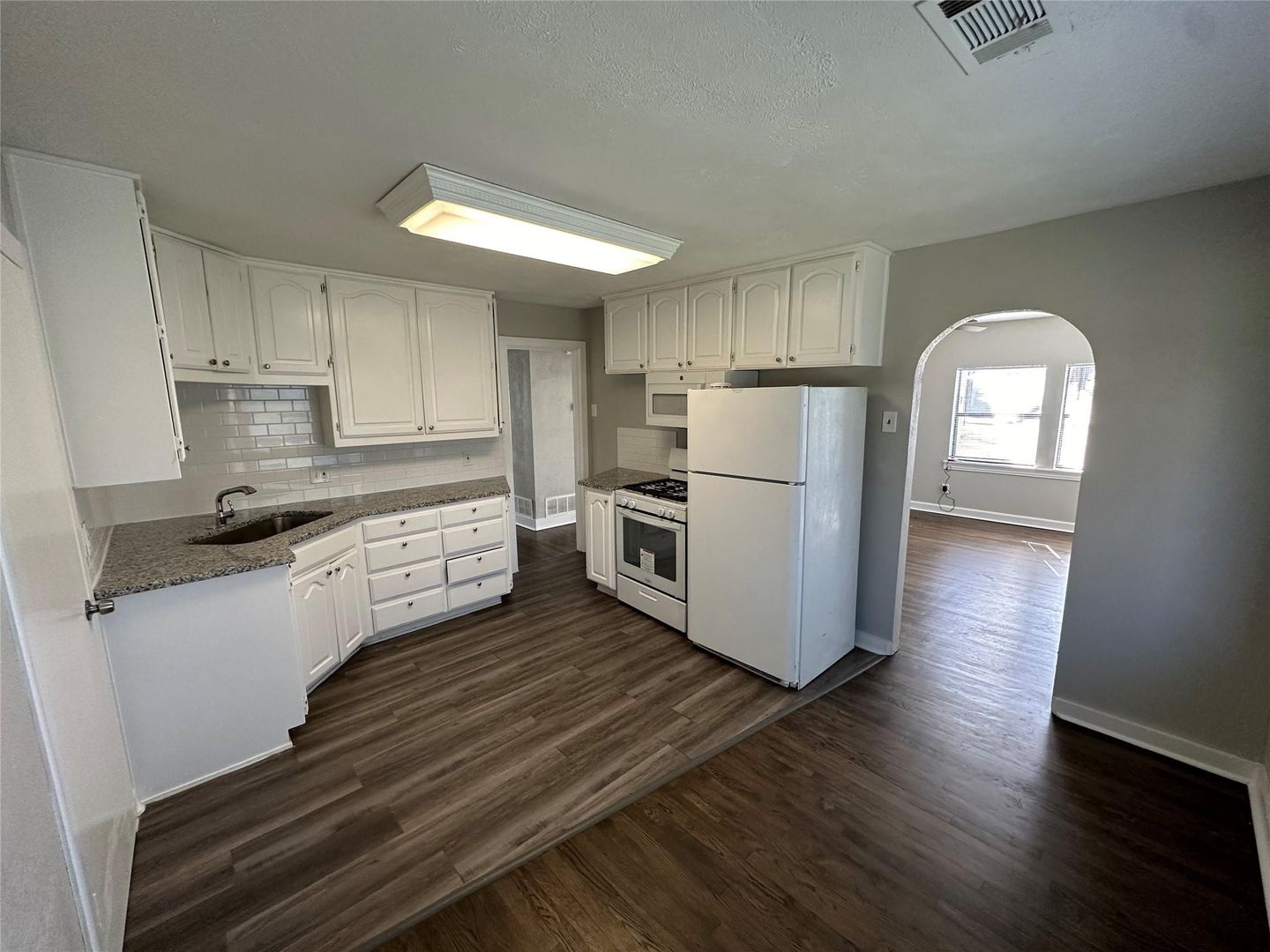 Denton House: 1210 Lindsey Street