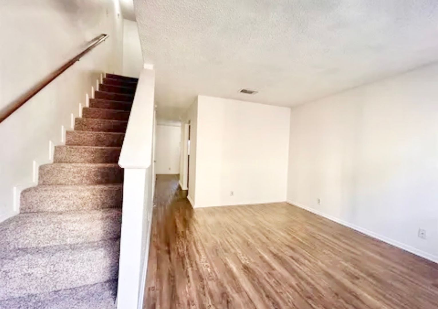 Denton Apartment: 100 & 104 Avenue D
