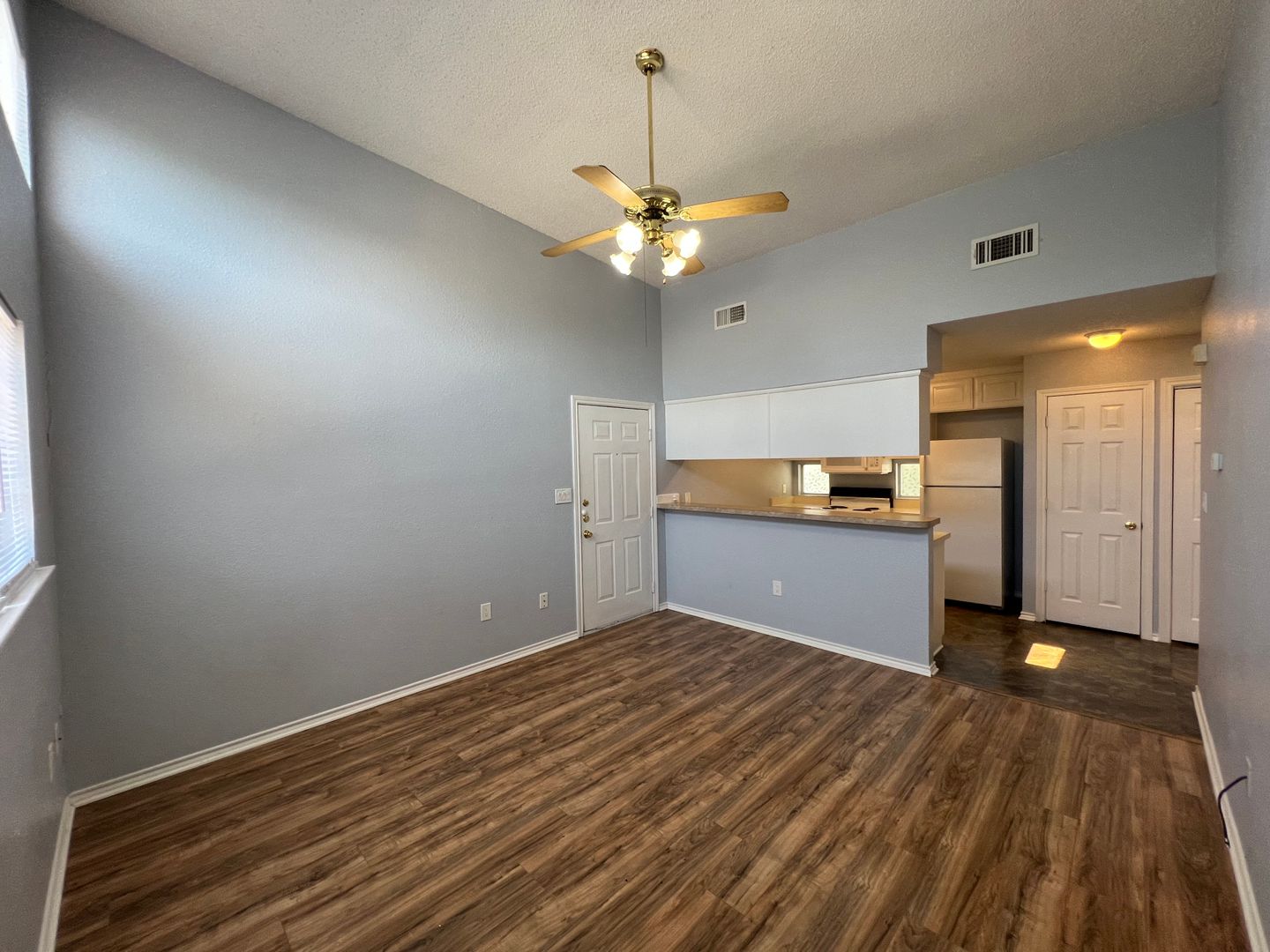Denton Apartment: 2310 W Hickory Street