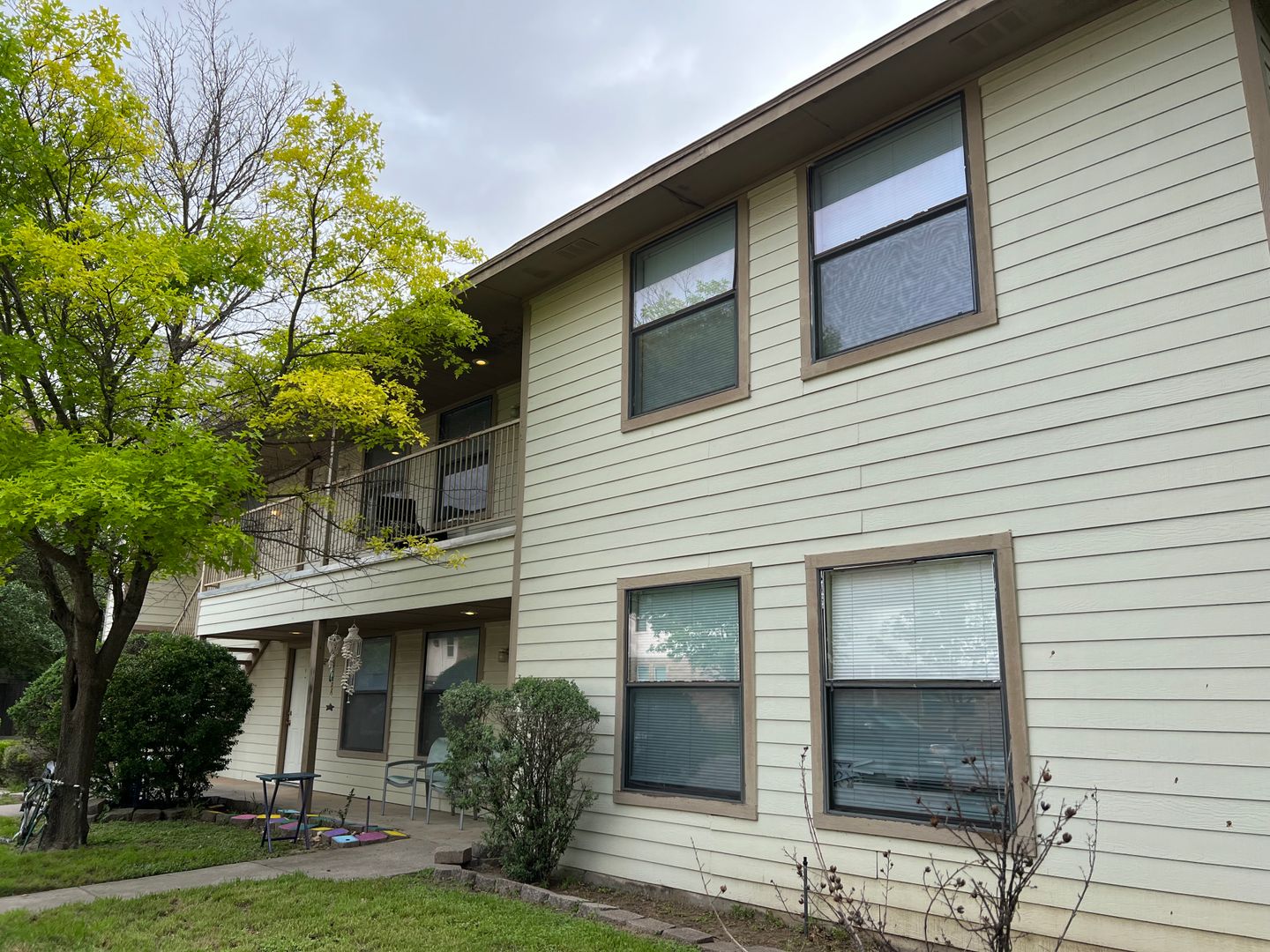 Denton Apartment: 932 Fannin Street