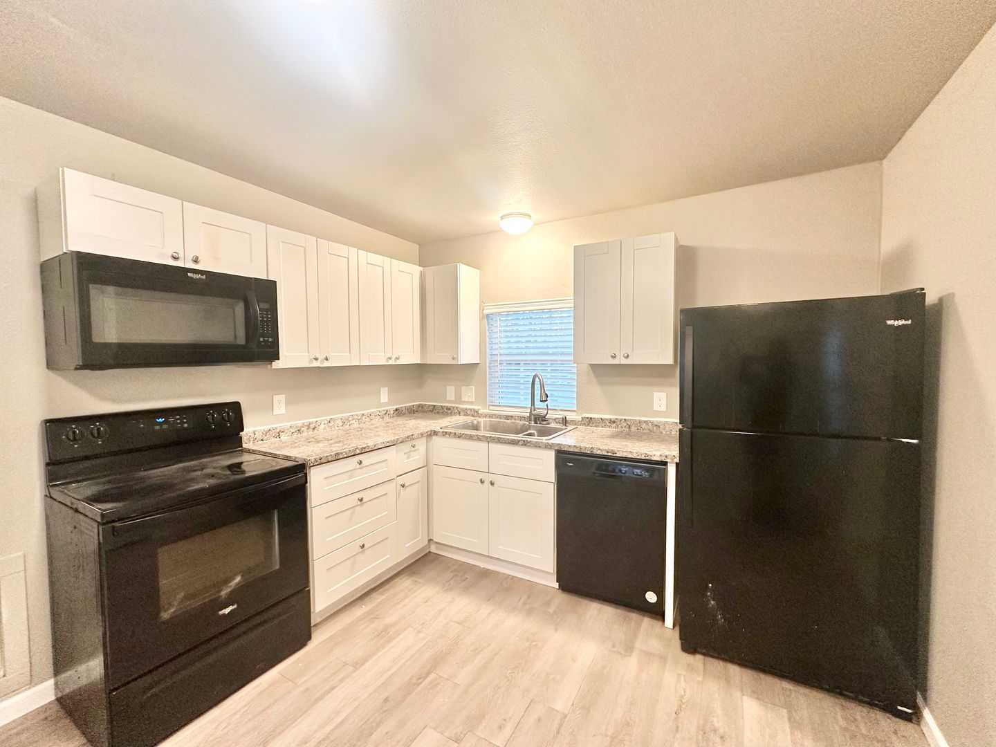 Denton House: 401 W Congress St