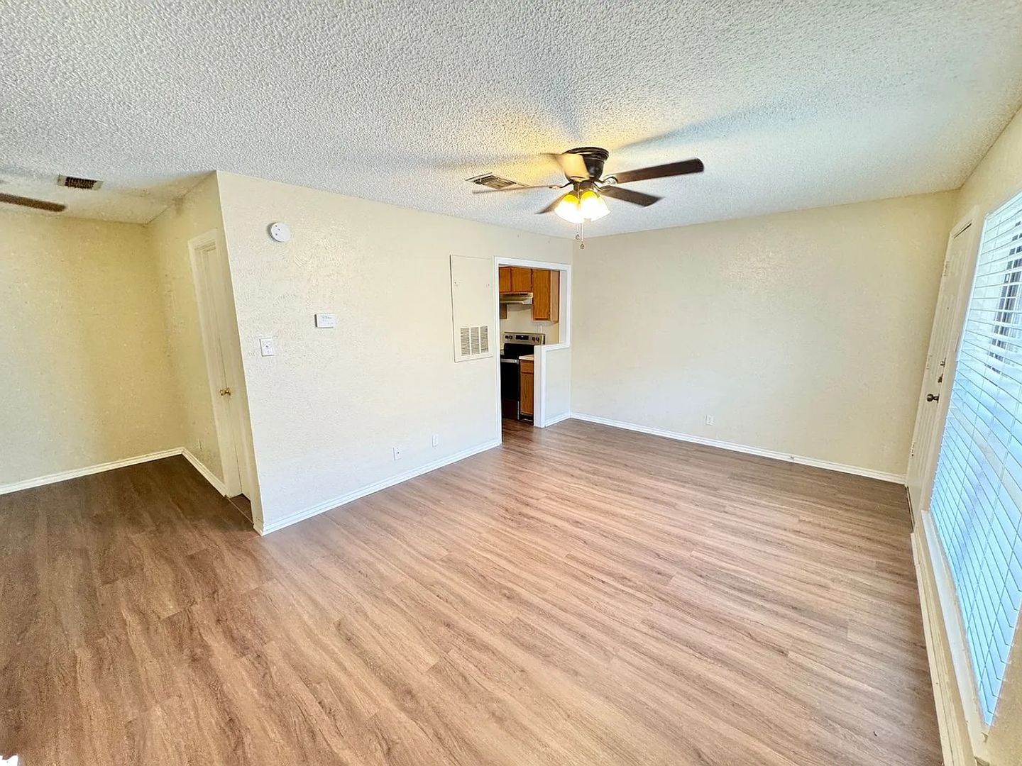 Denton Apartment: 918 W Chestnut