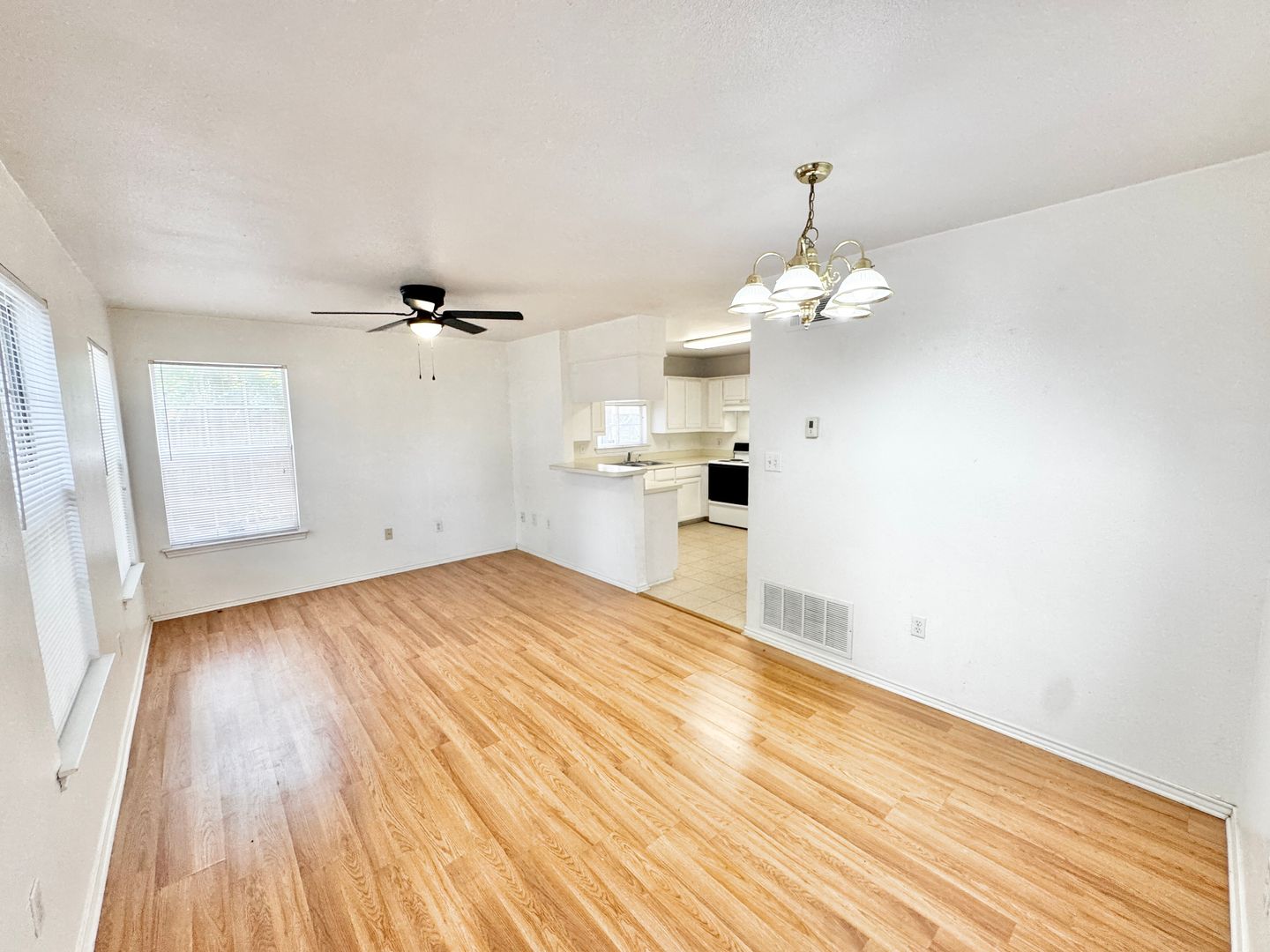 Denton Apartment: 2310 W Hickory Street