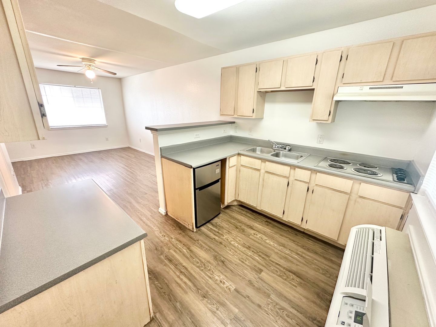 Denton Apartment: 2520 W Prairie Street