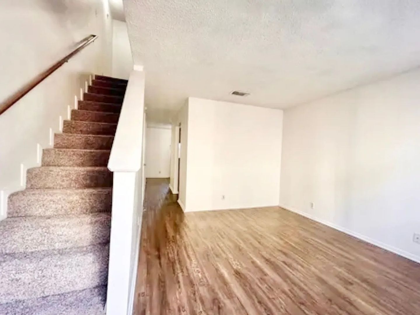 Denton Apartment: 100 & 104 Avenue D