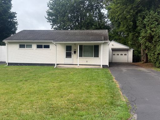 Excellent Liverpool 3 Bedroom Ranch with Garage and Private Yard